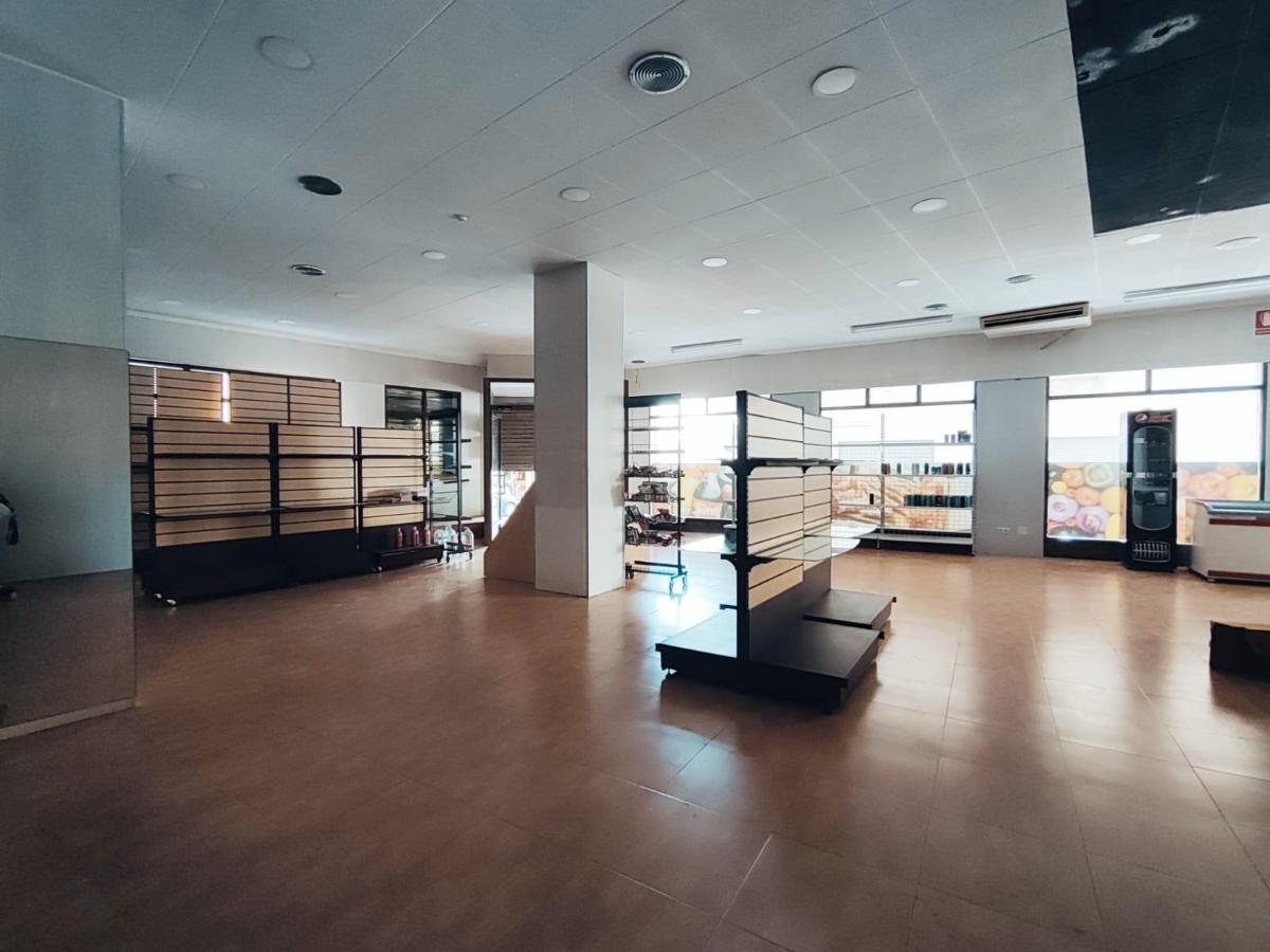 Commercial property in Guardamar del Segura, Alicante, Spain 290 sq.m. No. 99306
