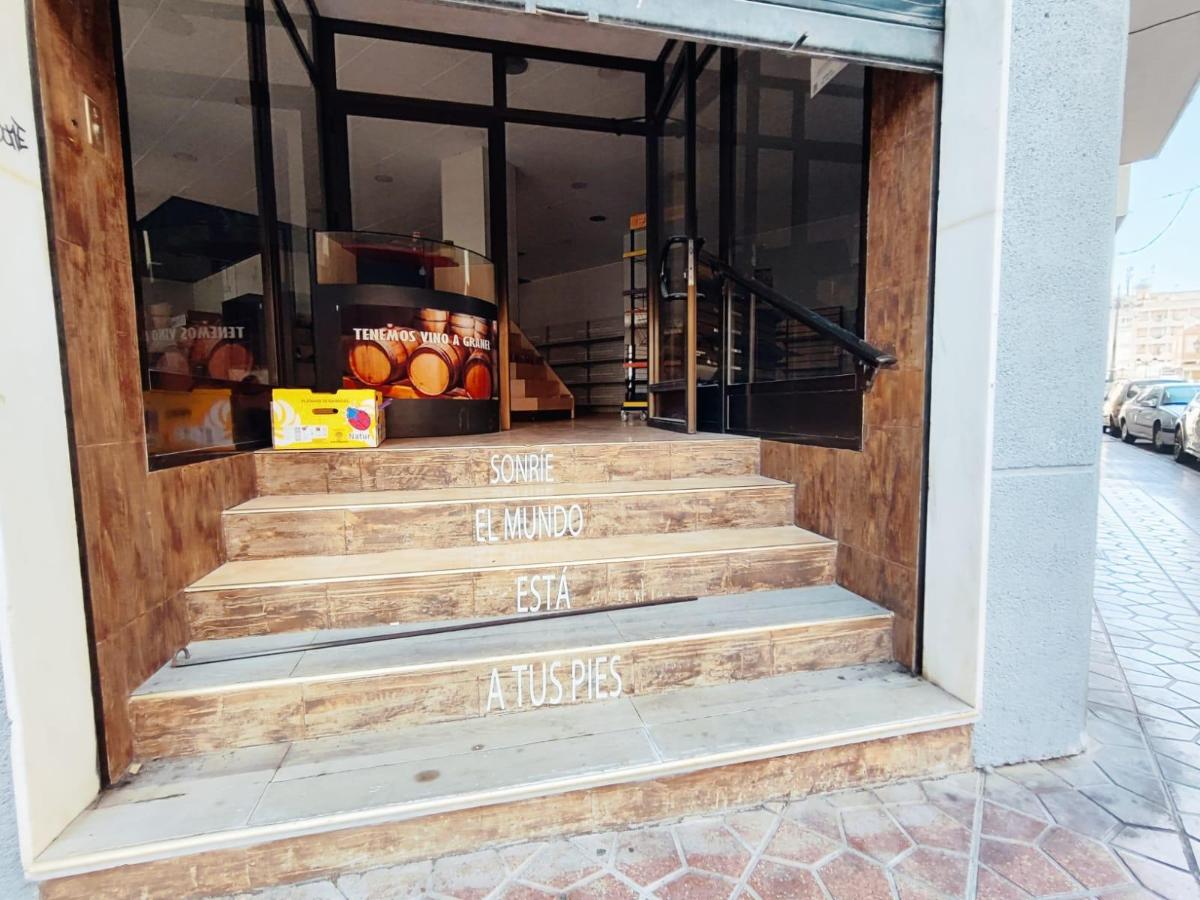 Commercial property in Guardamar del Segura, Alicante, Spain 290 sq.m. No. 99306
