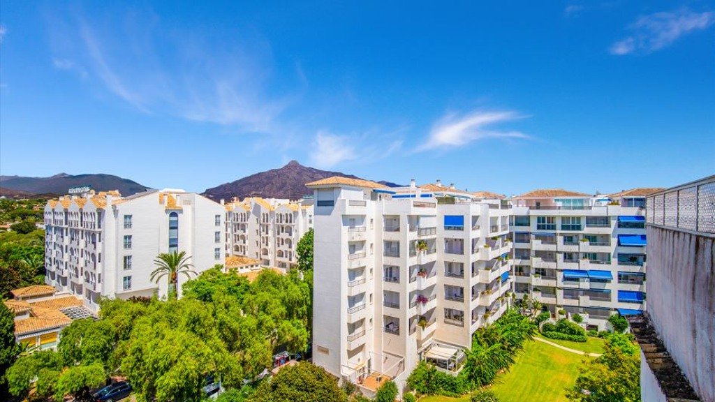 Takvåning i Marbella, Malaga, Spanien 3 sovrum, 208 kvm. Nr. 107130