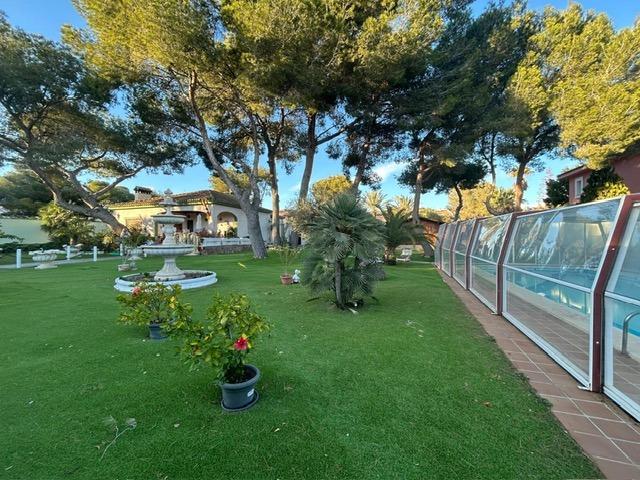 Villa i Dehesa De Campoamor, Alicante, Spanien 3 sovrum, 200 kvm. Nr. 115708
