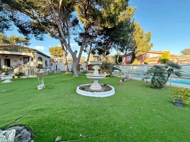 Villa i Dehesa De Campoamor, Alicante, Spanien 3 sovrum, 200 kvm. Nr. 115708