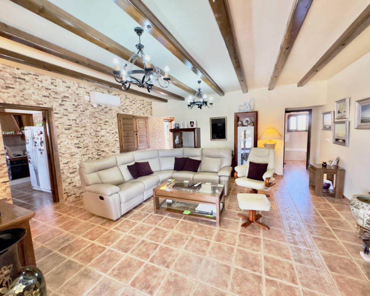 Finca a Orihuela, Alicante, Spagna 3 camere da letto, 138 mq. N° 102467