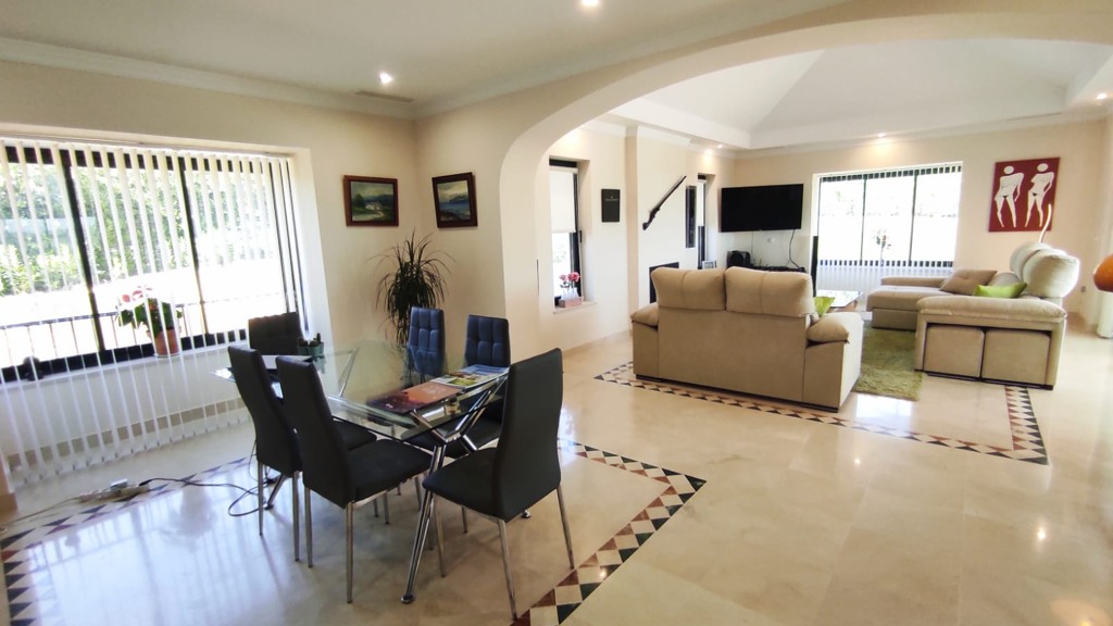 Villa en Arcos de la Frontera, Cádiz, España 6 dormitorios, 435 m2 No. 105685