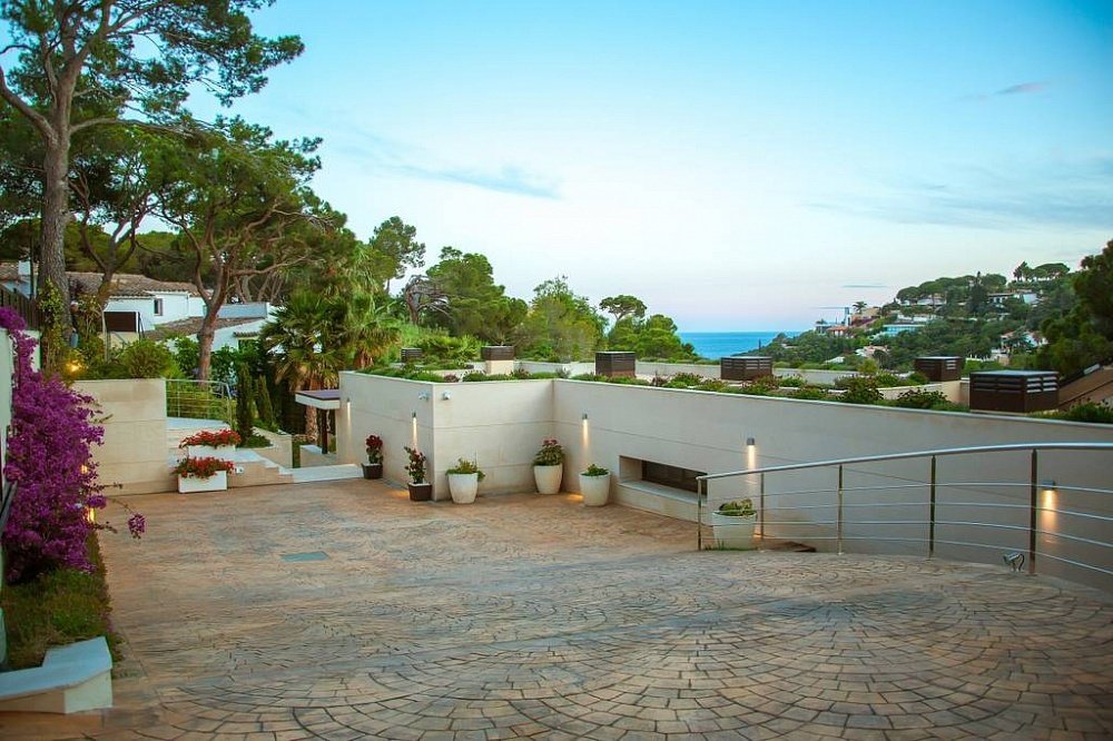 Hus i Tossa de Mar, Girona, Spanien 6 sovrum, 476 kvm. Nr. 22435