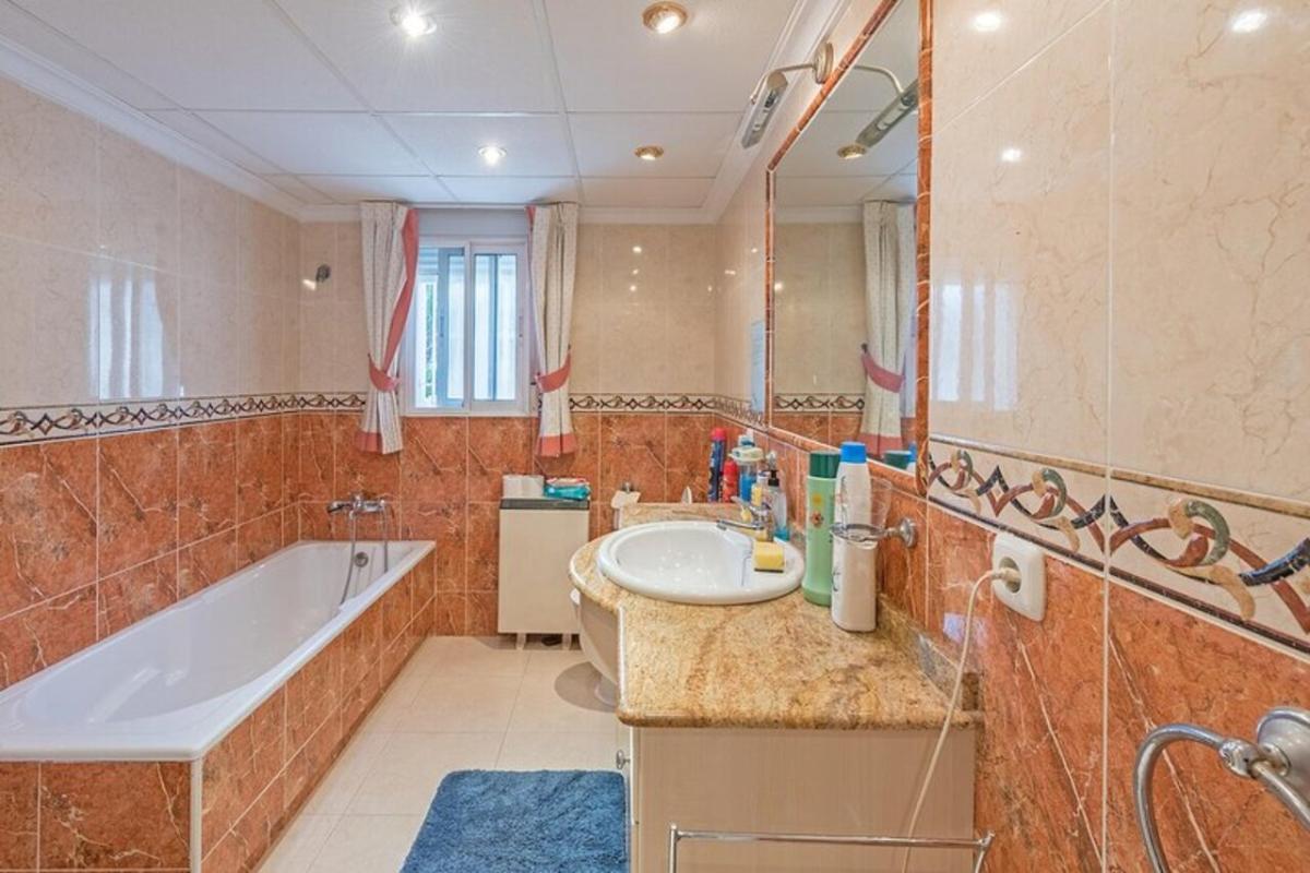 Villa a La Murada, Alicante, Spagna 4 camere da letto, 210 mq. N° 101861