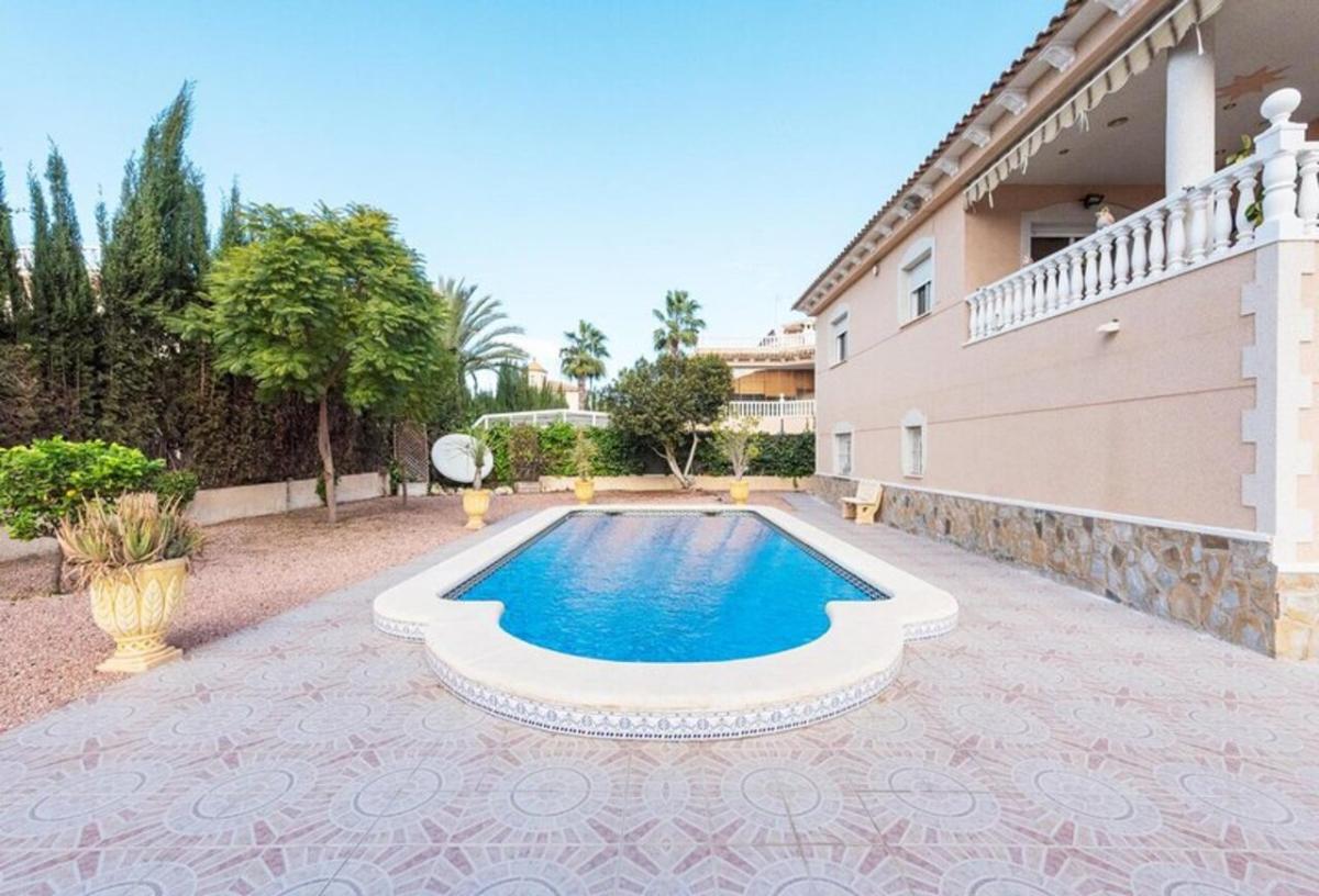 Villa a La Murada, Alicante, Spagna 4 camere da letto, 210 mq. N° 101861