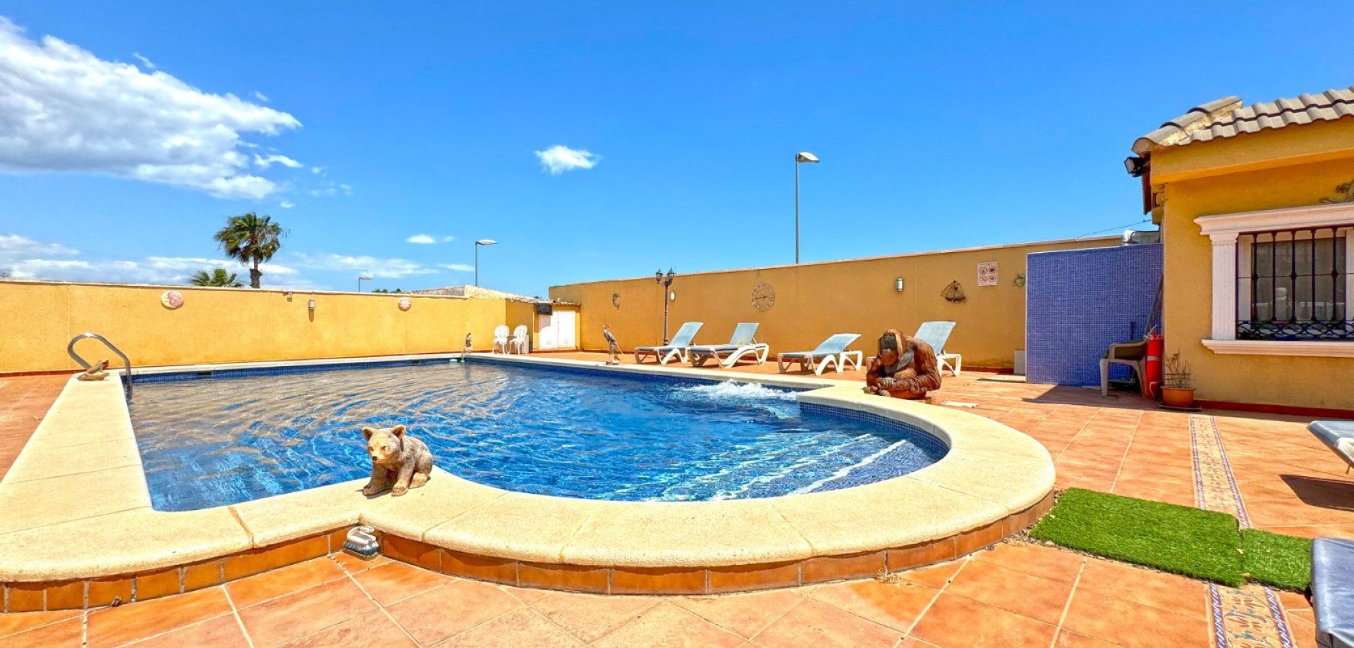 Villa à Torrevieja, Alicante, Espagne 6 chambres, 340 m2 No. 115149