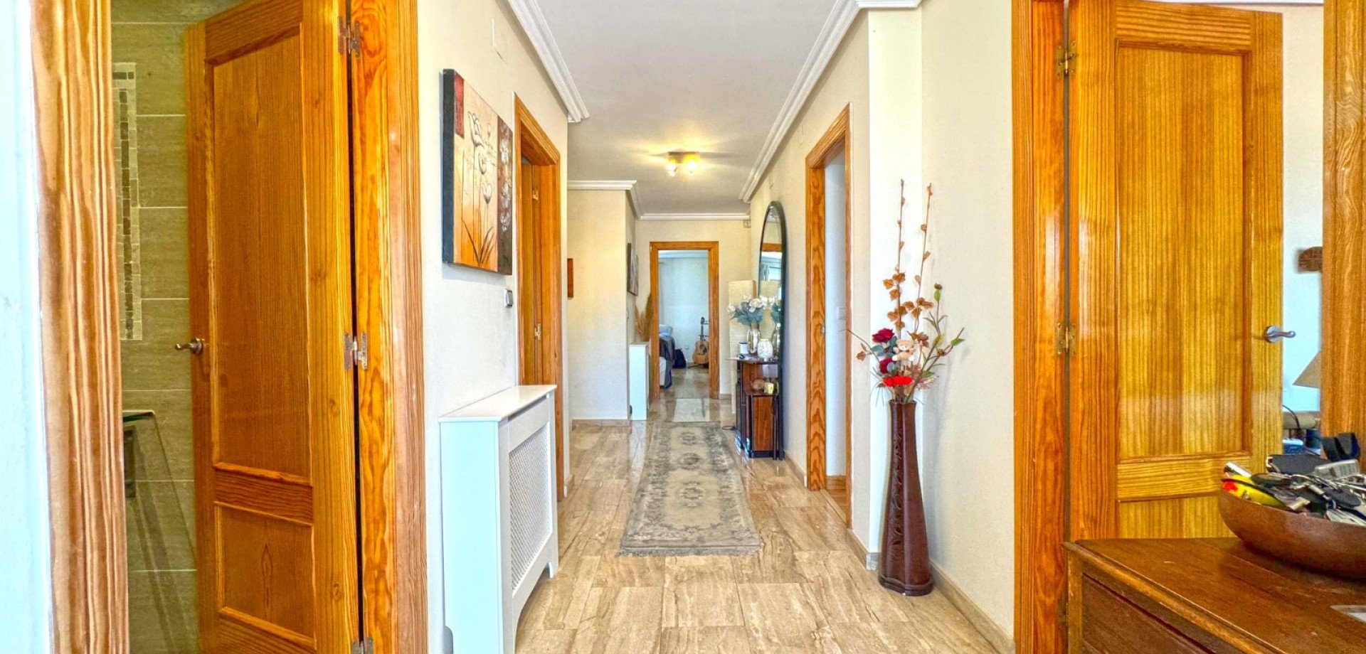 Villa à Torrevieja, Alicante, Espagne 6 chambres, 340 m2 No. 115149