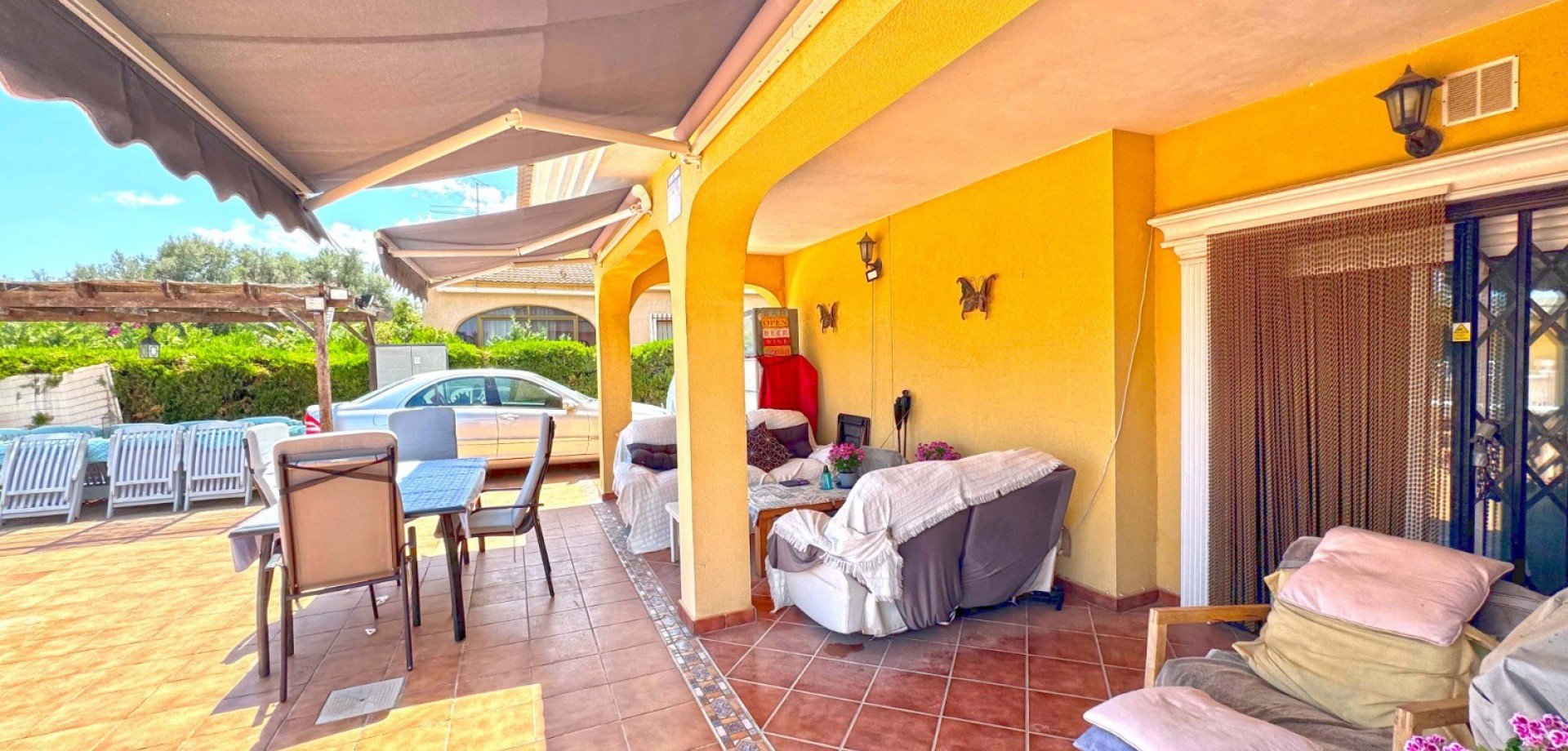 Villa à Torrevieja, Alicante, Espagne 6 chambres, 340 m2 No. 115149