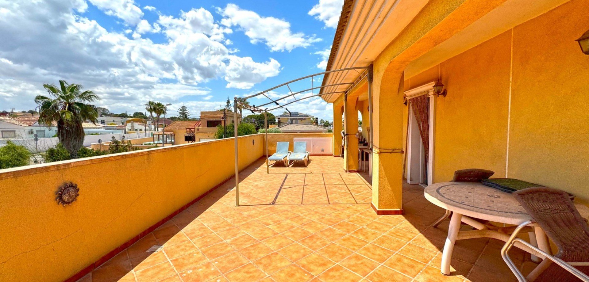 Villa à Torrevieja, Alicante, Espagne 6 chambres, 340 m2 No. 115149