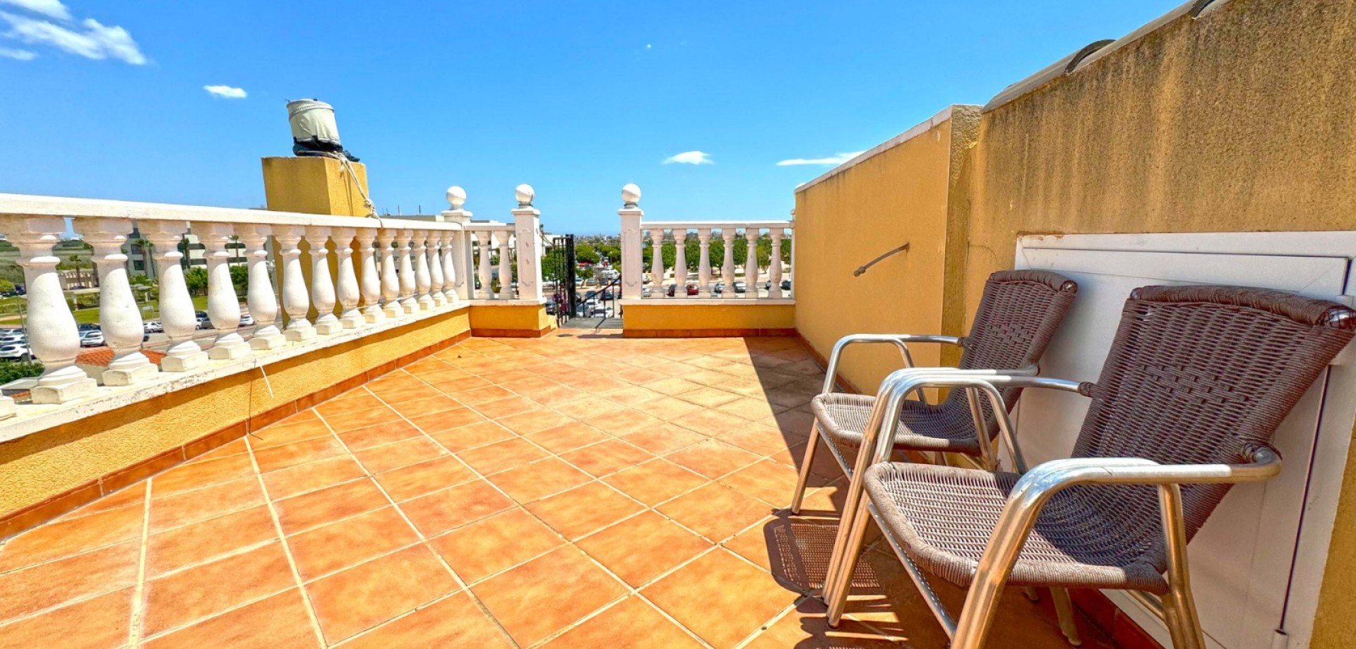 Villa à Torrevieja, Alicante, Espagne 6 chambres, 340 m2 No. 115149