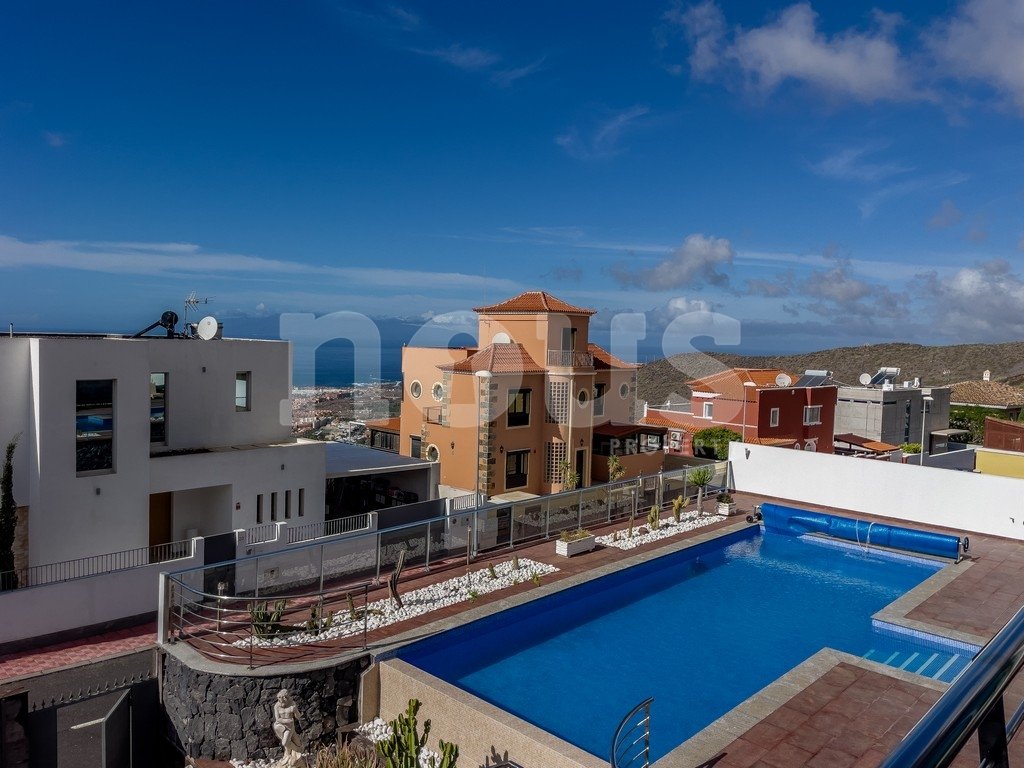 Villa à Adeje, Tenerife, Espagne 3 chambres, 227 m2 No. 103089