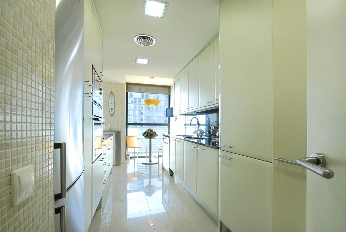 Квартира в Барселона, Испания 3 спальни, 176м2 №22064