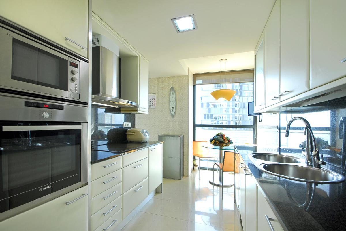 Квартира в Барселона, Испания 3 спальни, 176м2 №22064
