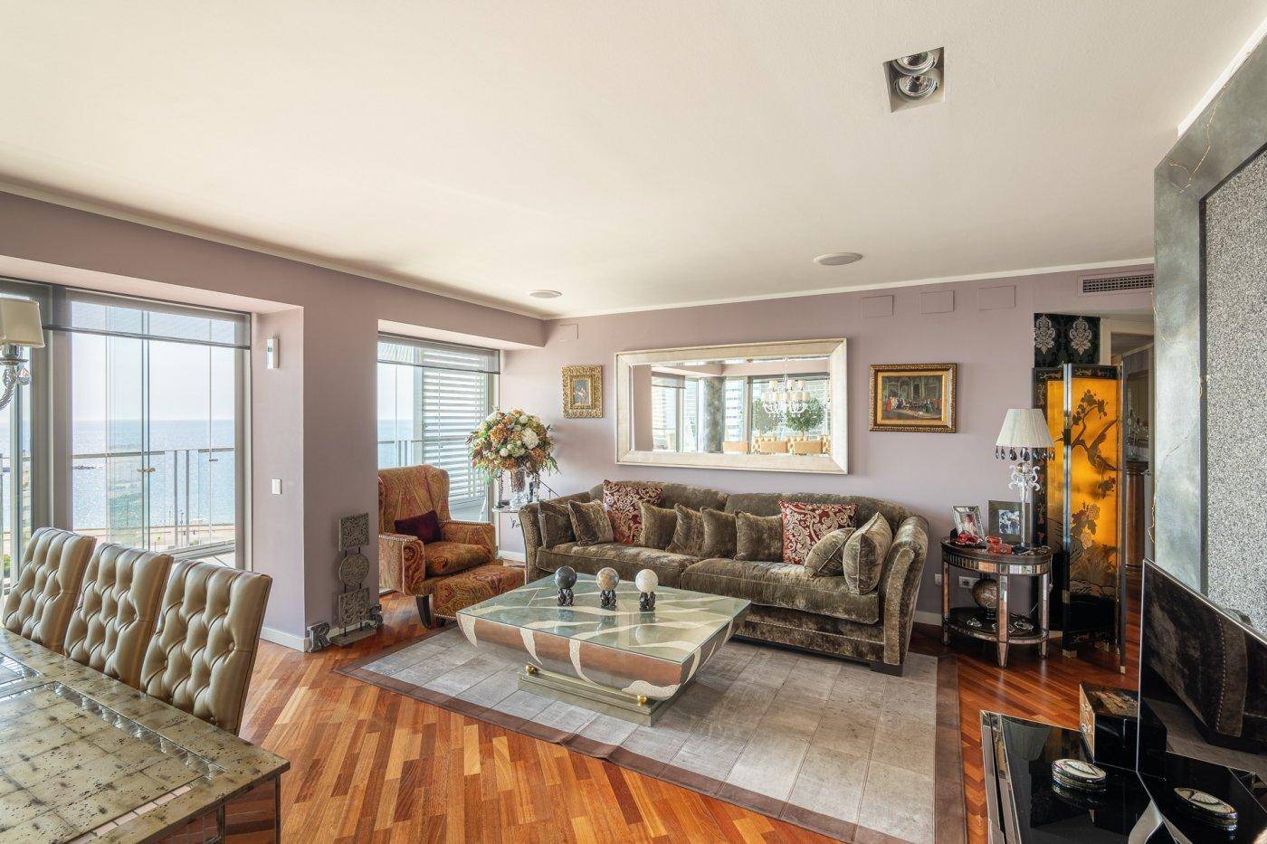 Apartamento en Barcelona, España 3 dormitorios, 201 m2 No. 60628