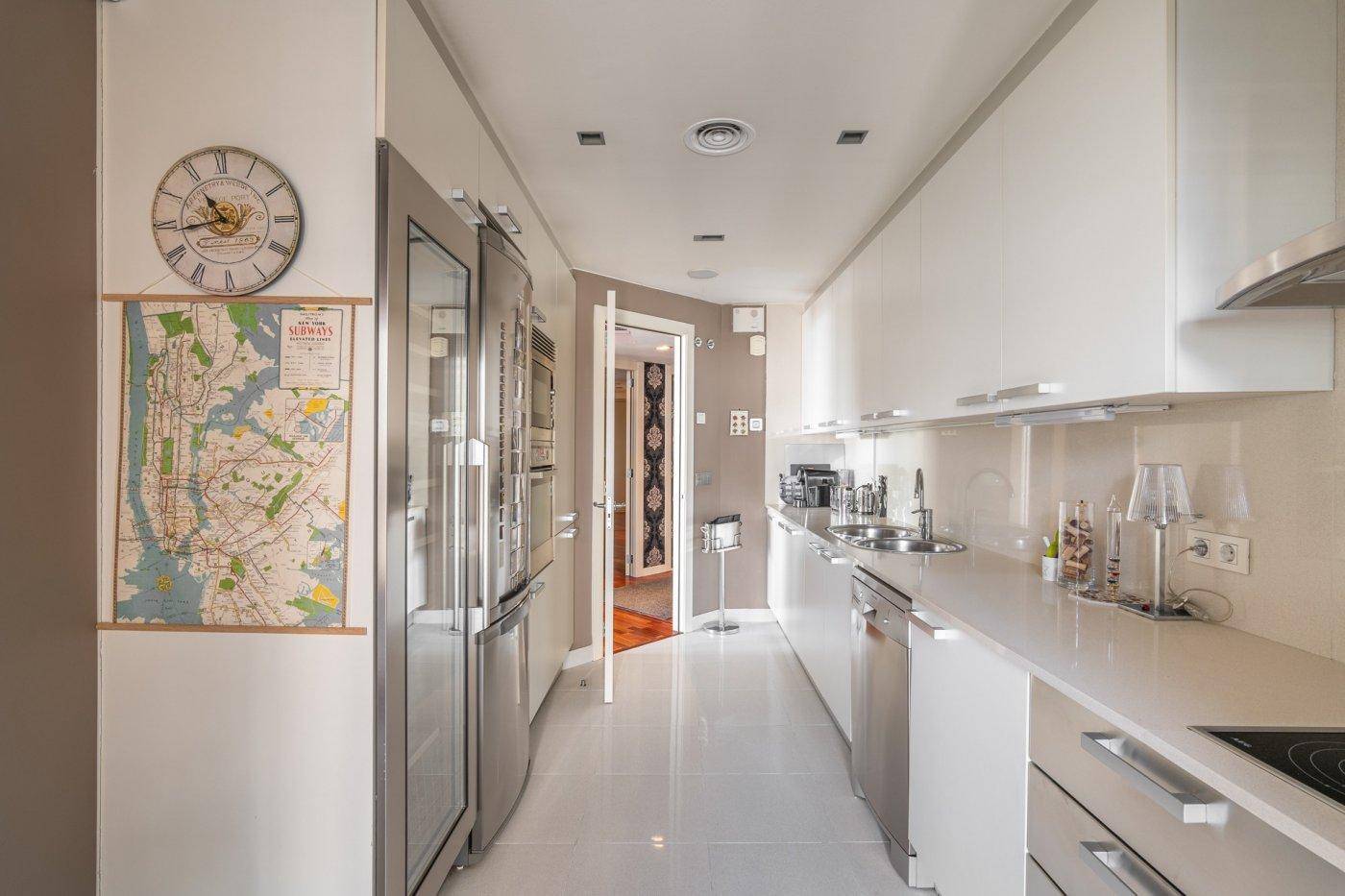 Apartamento en Barcelona, España 3 dormitorios, 201 m2 No. 60628