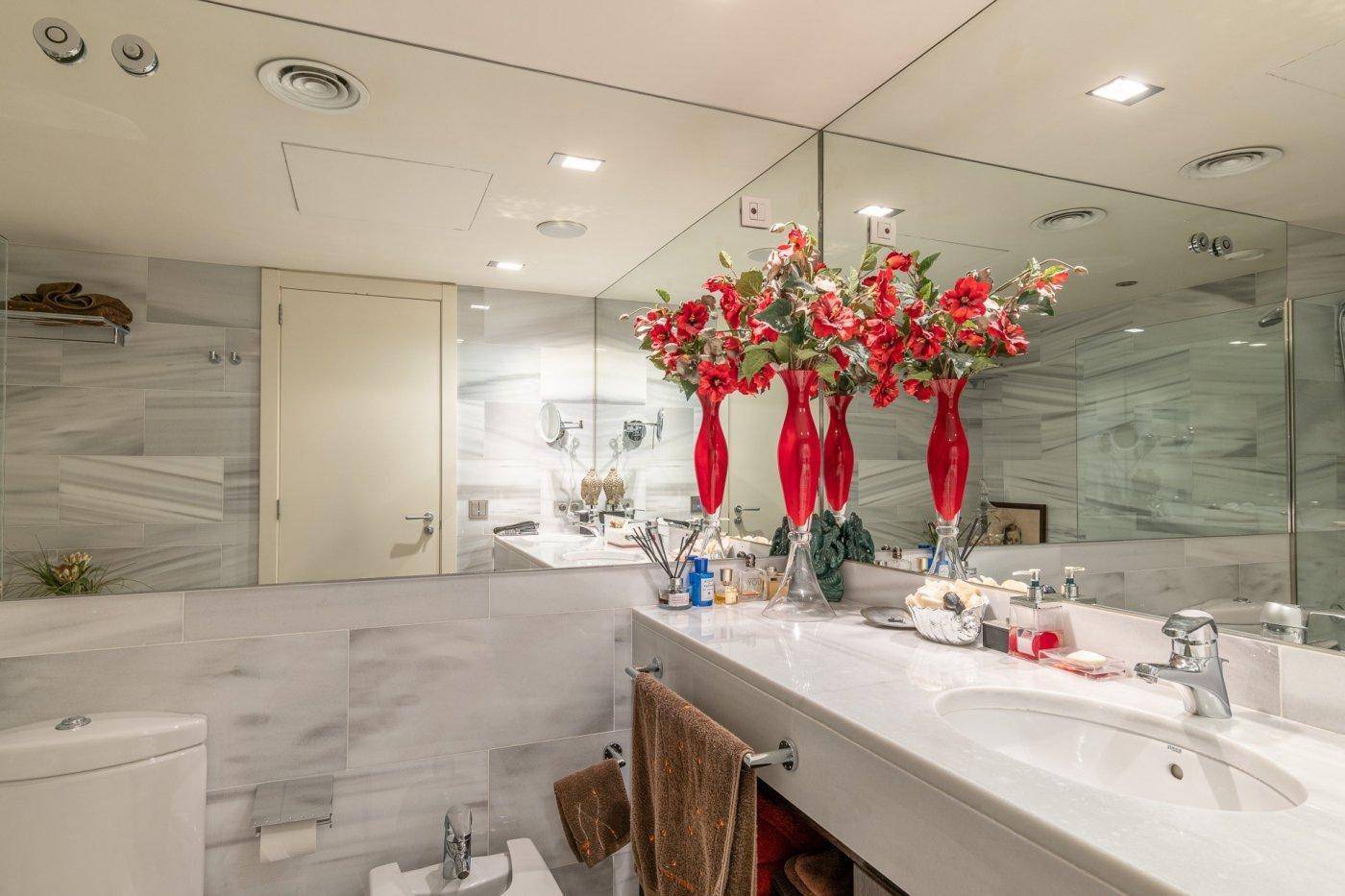 Apartamento en Barcelona, España 3 dormitorios, 201 m2 No. 60628