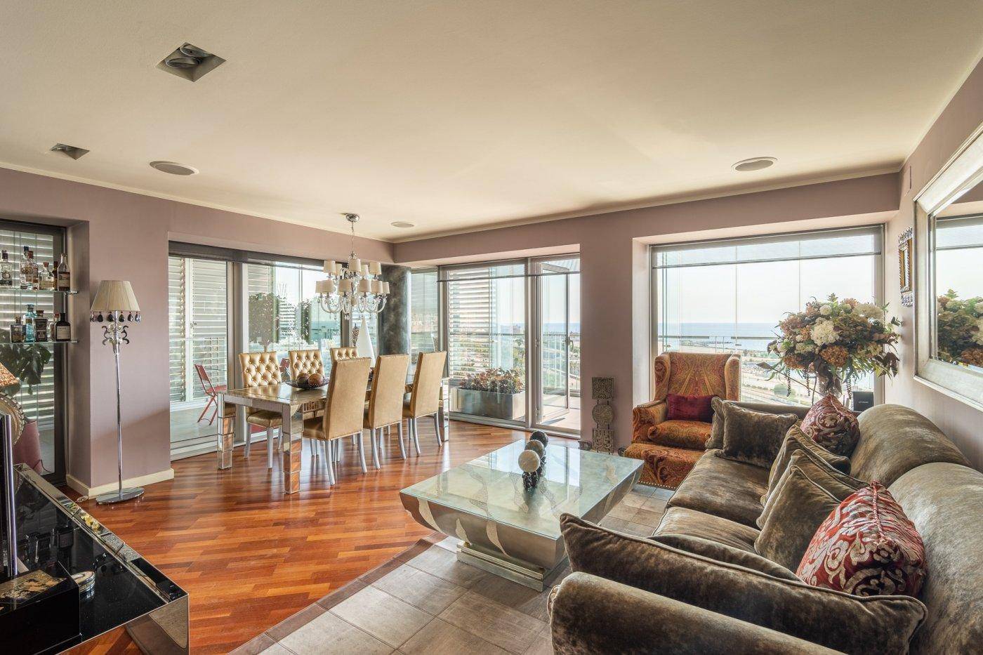 Apartamento en Barcelona, España 3 dormitorios, 201 m2 No. 60628