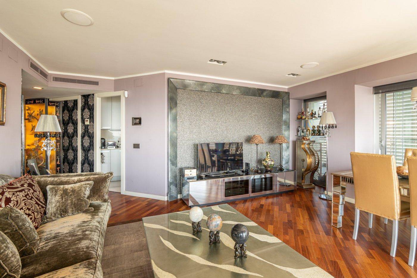 Apartamento en Barcelona, España 3 dormitorios, 201 m2 No. 60628
