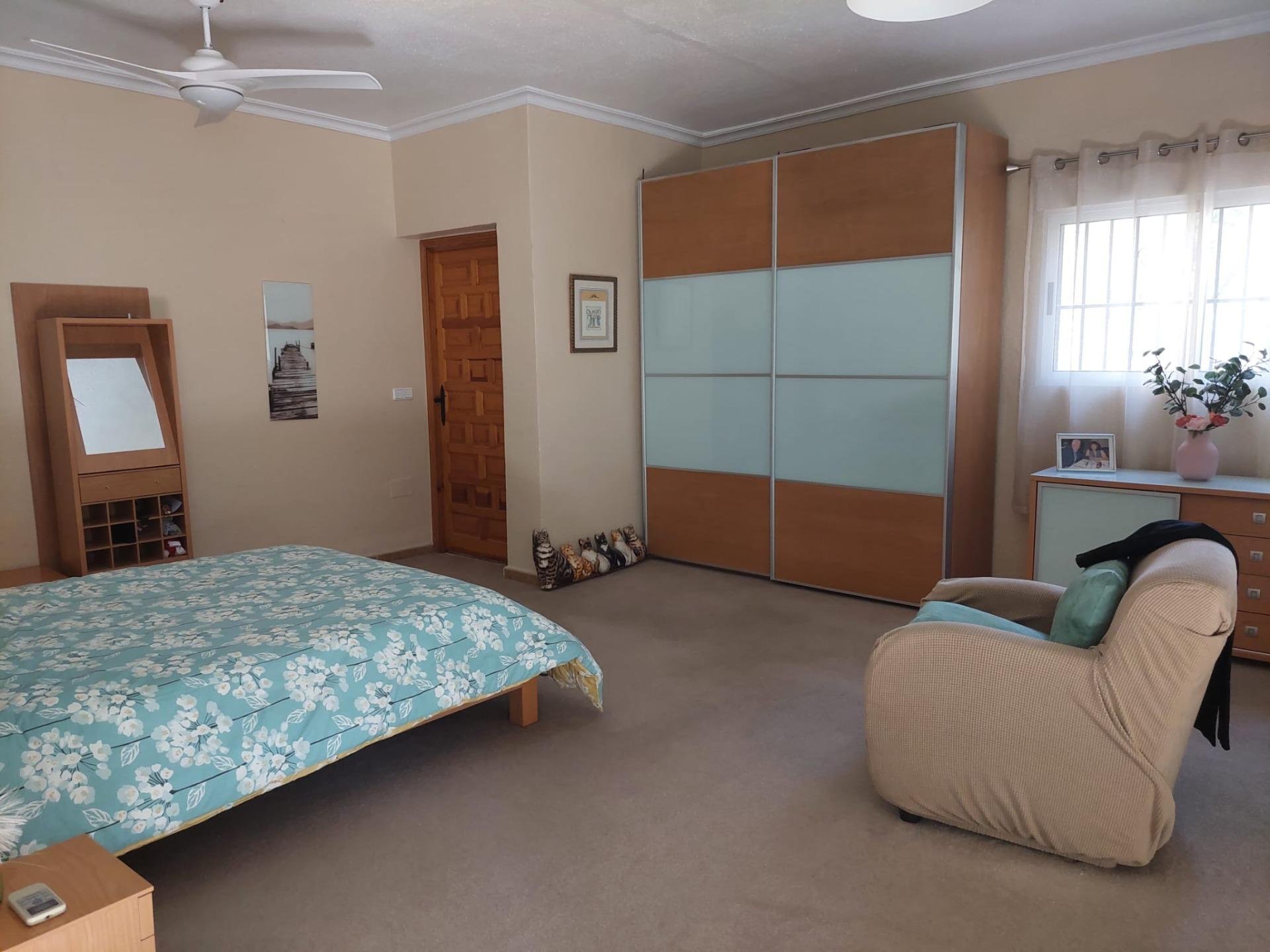 Villa in Algorfa, Alicante, Spain 5 bedrooms, 286 sq.m. No. 95918