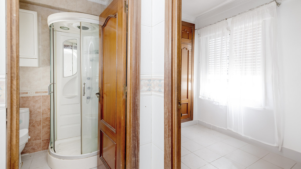 Apartamento en Sevilla, España 5 dormitorios, 154 m2 No. 98996