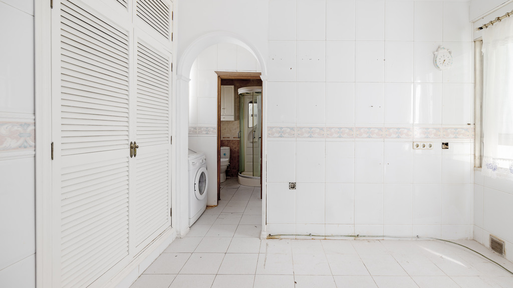 Apartamento en Sevilla, España 5 dormitorios, 154 m2 No. 98996
