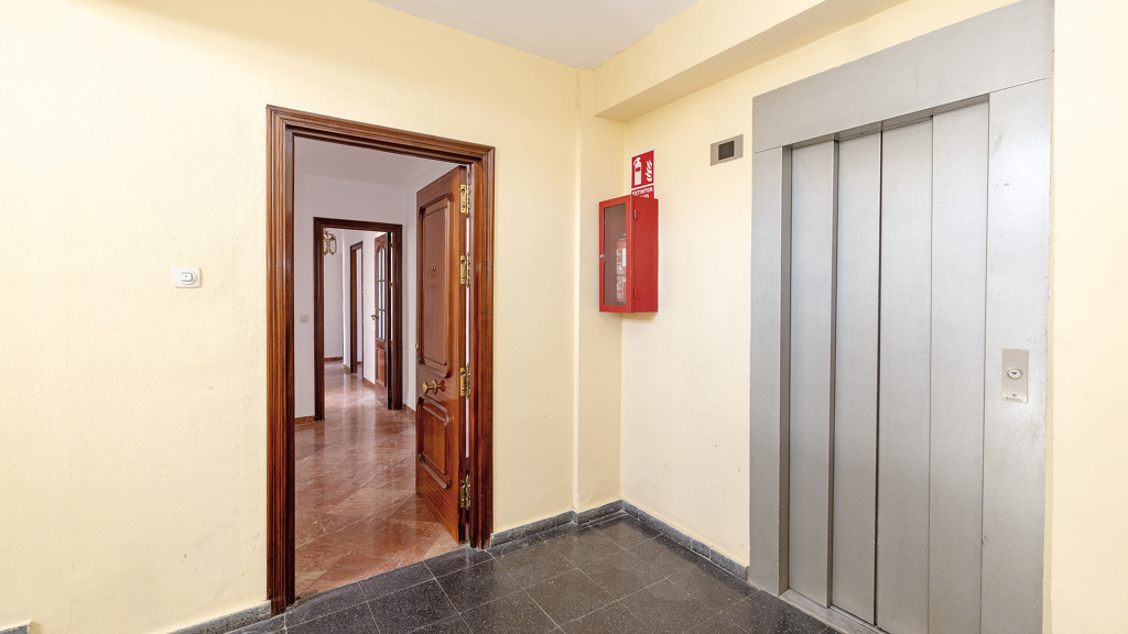Apartamento en Sevilla, España 5 dormitorios, 154 m2 No. 98996