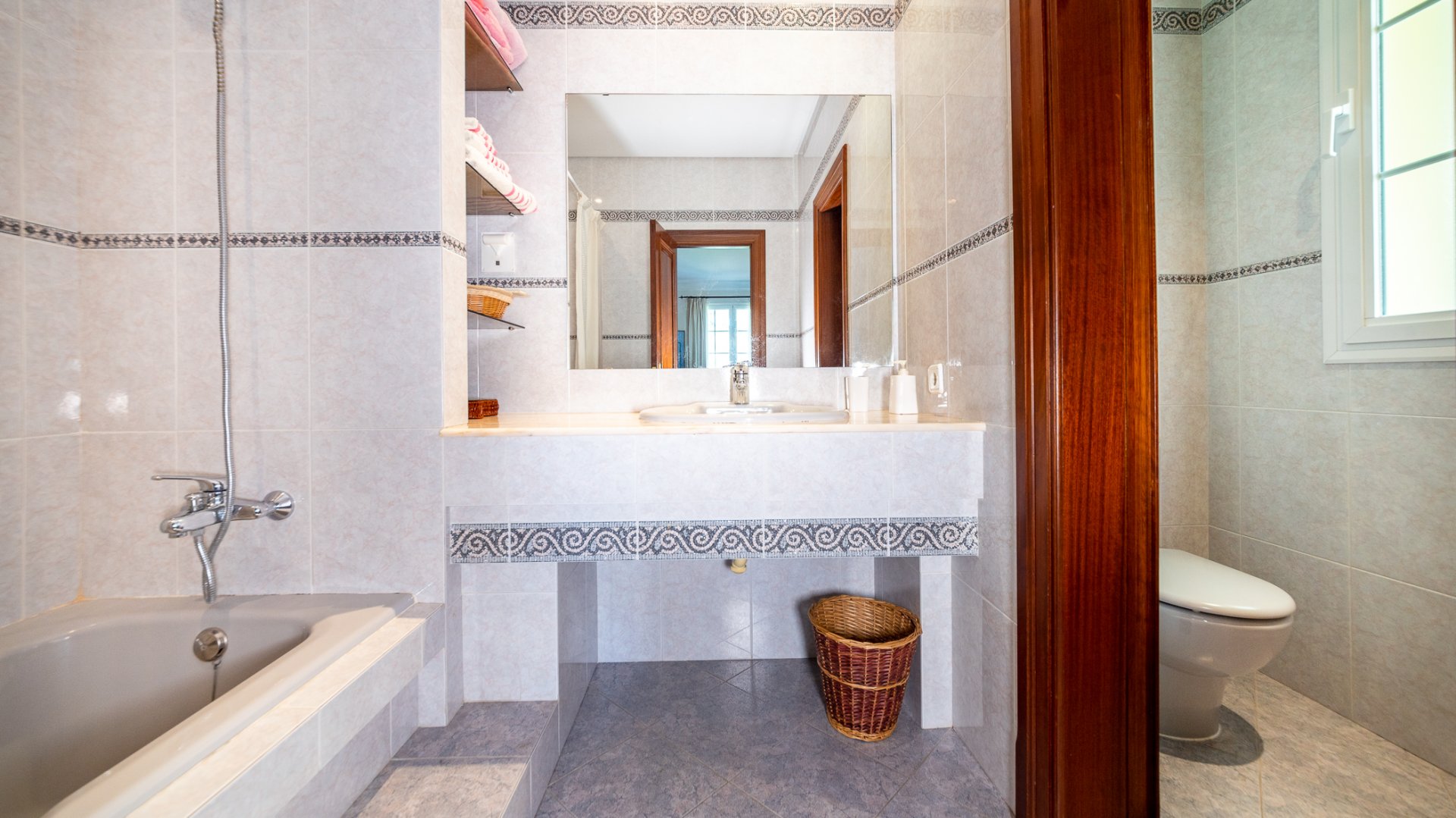 Villa a Bendinat, Mallorca, Spagna 7 camere da letto, 911 mq. N° 82690