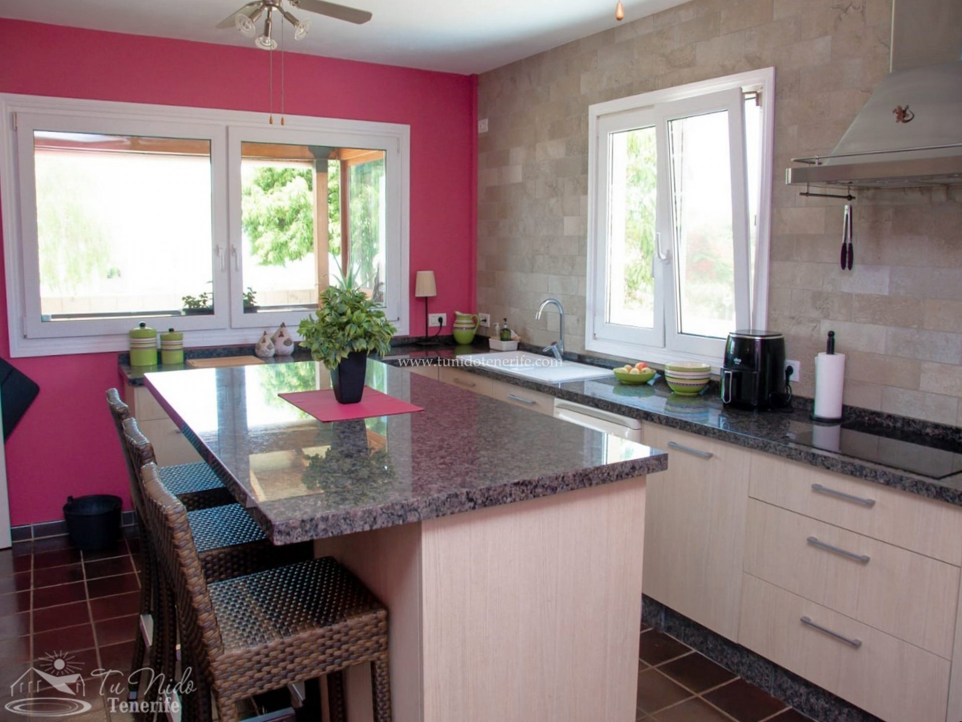 Villa en La Orotava, Tenerife, España 4 dormitorios, 350 m2 No. 82689