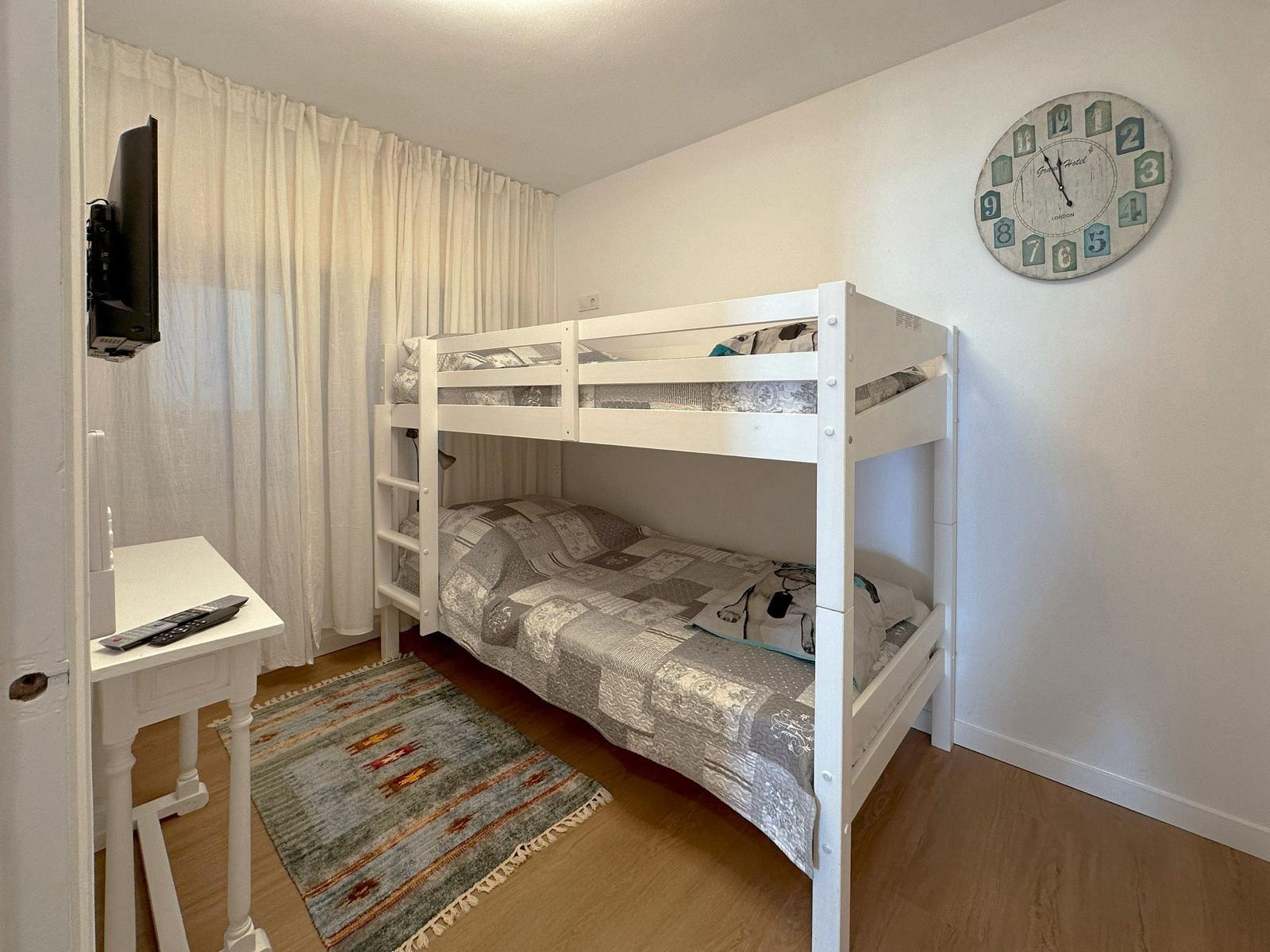 Lägenhet i Torrevieja, Alicante, Spanien 4 sovrum, 120 kvm. Nr. 115087