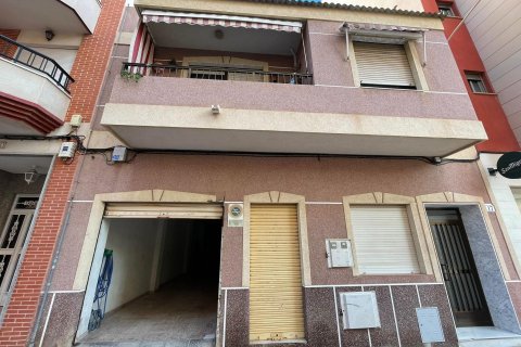 Tvåvåningslägenhet i Guardamar del Segura, Alicante, Spanien 5 sovrum, 358 kvm. Nr. 89146