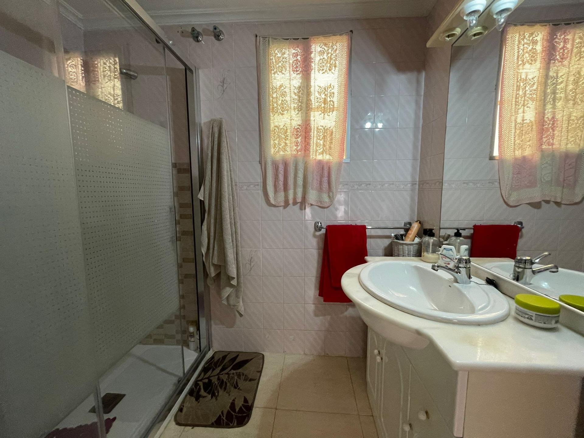 Duplex a Guardamar del Segura, Alicante, Spagna 5 camere da letto, 358 mq. N° 89146