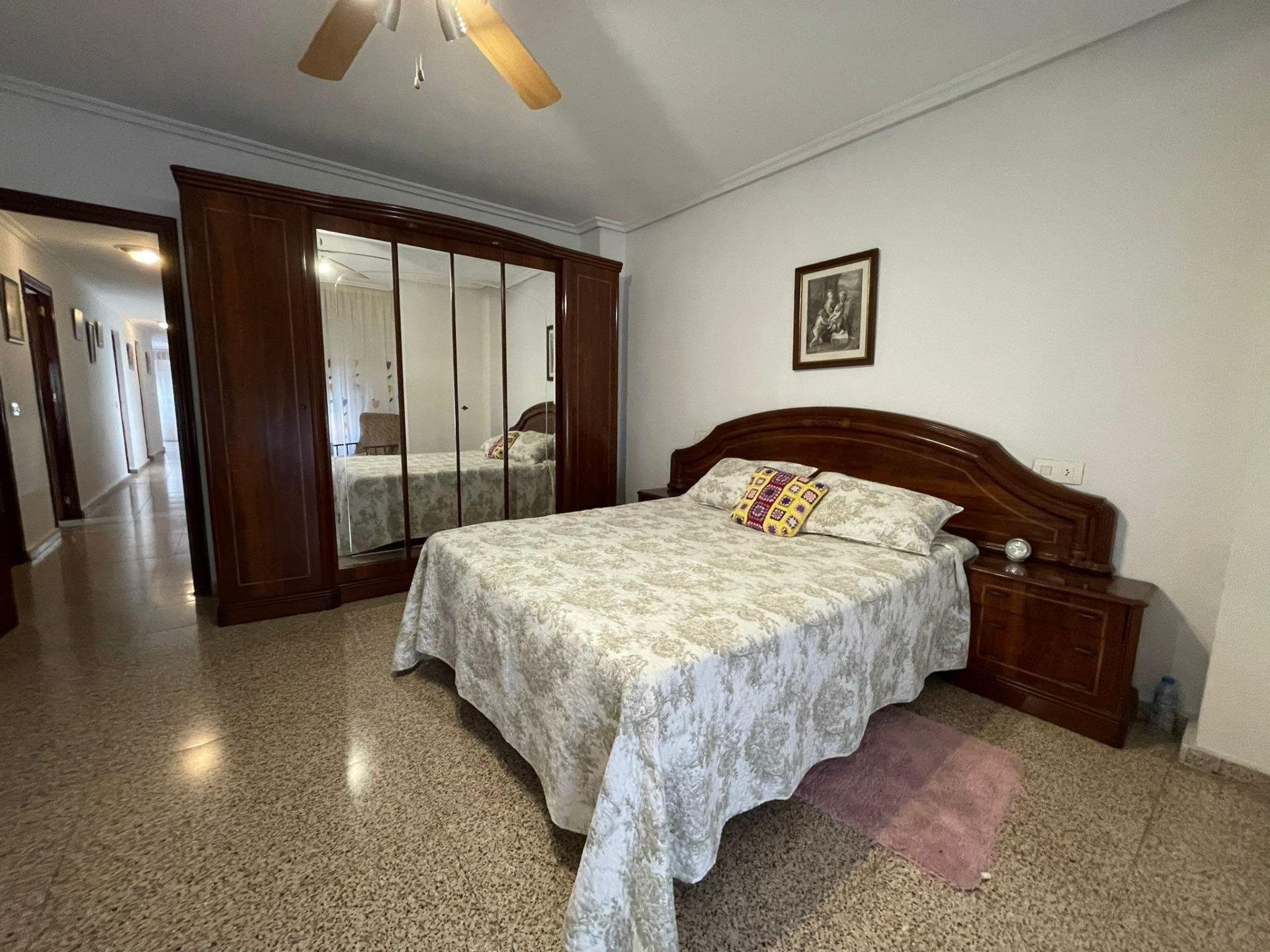 Duplex a Guardamar del Segura, Alicante, Spagna 5 camere da letto, 358 mq. N° 89146