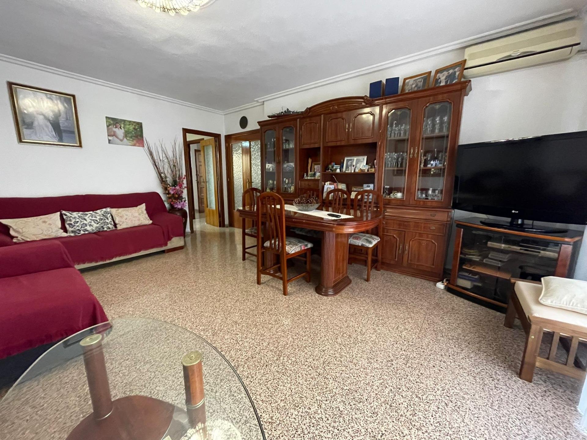 Duplex a Guardamar del Segura, Alicante, Spagna 5 camere da letto, 358 mq. N° 89146