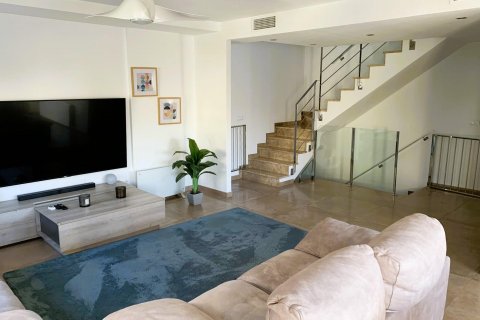 Duplex à Dolores, Alicante, Espagne 4 chambres, 315 m2 No. 93422