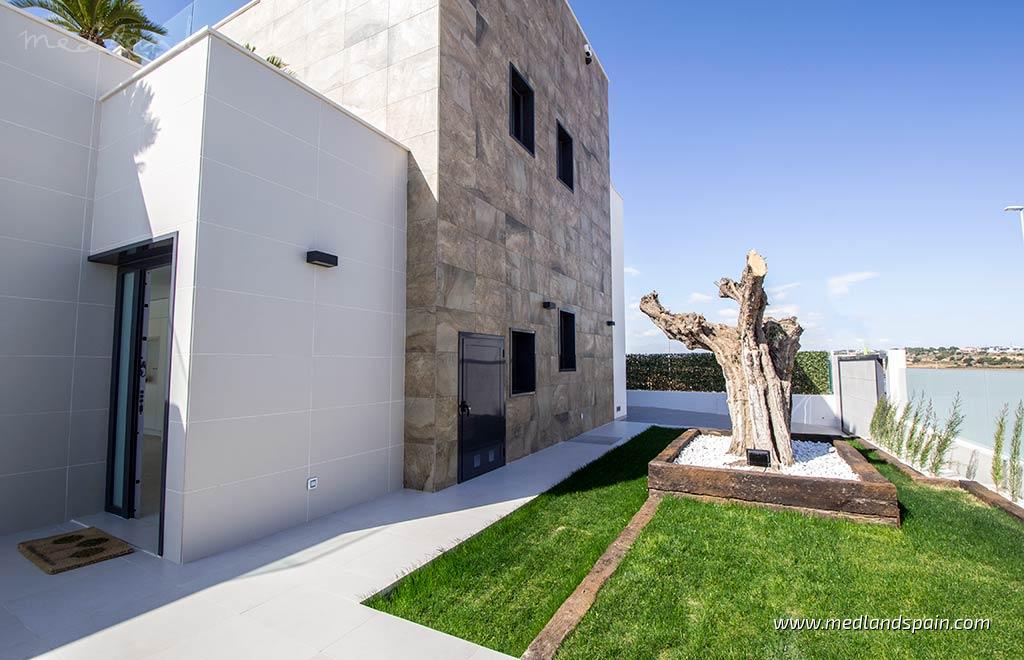 Villa in Campoamor, Alicante, Spain 4 bedrooms, 196 sq.m. No. 9720