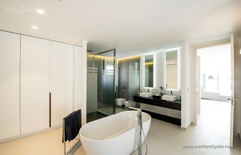 Villa in Campoamor, Alicante, Spain 4 bedrooms, 196 sq.m. No. 9720