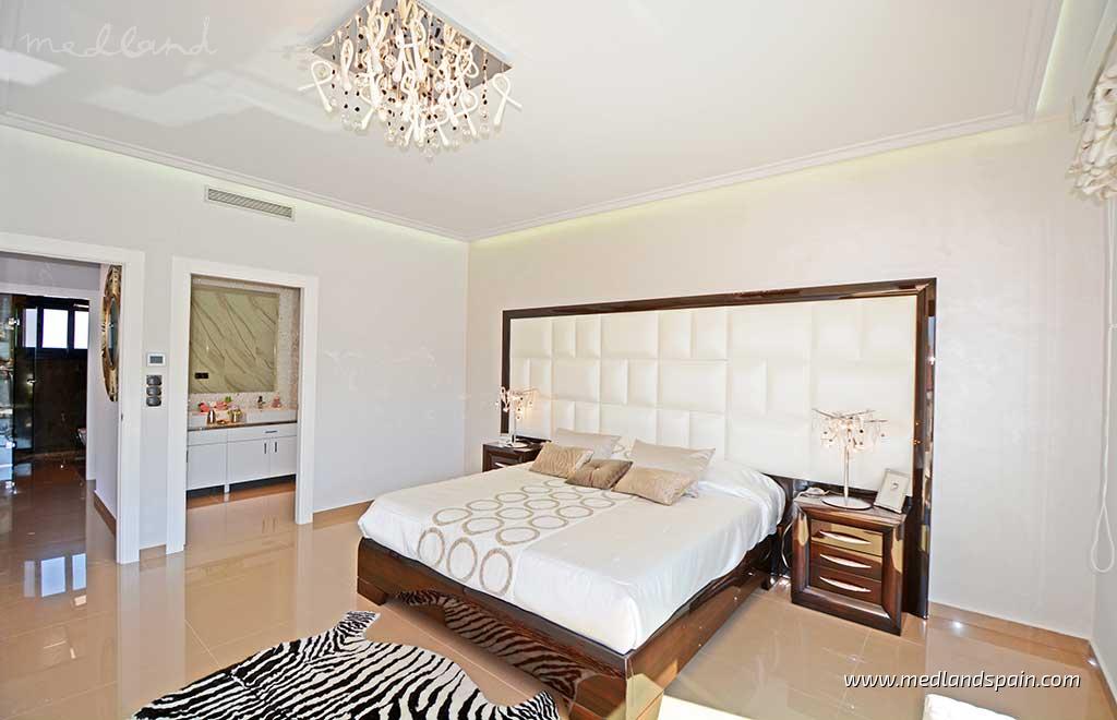 Villa in Campoamor, Alicante, Spain 4 bedrooms, 157 sq.m. No. 9713