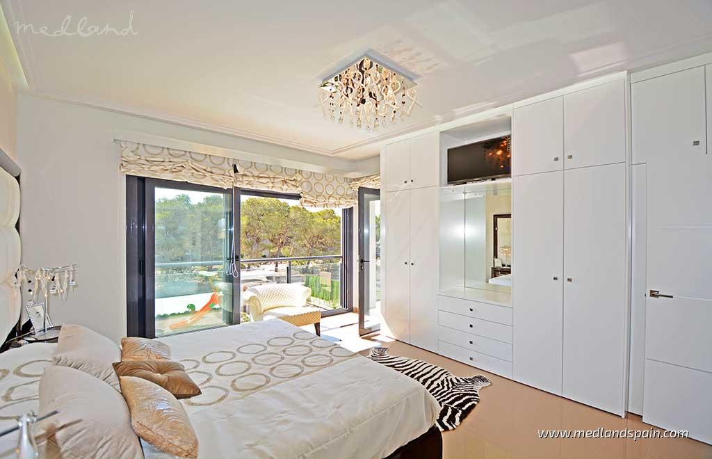 Villa in Campoamor, Alicante, Spain 4 bedrooms, 157 sq.m. No. 9713