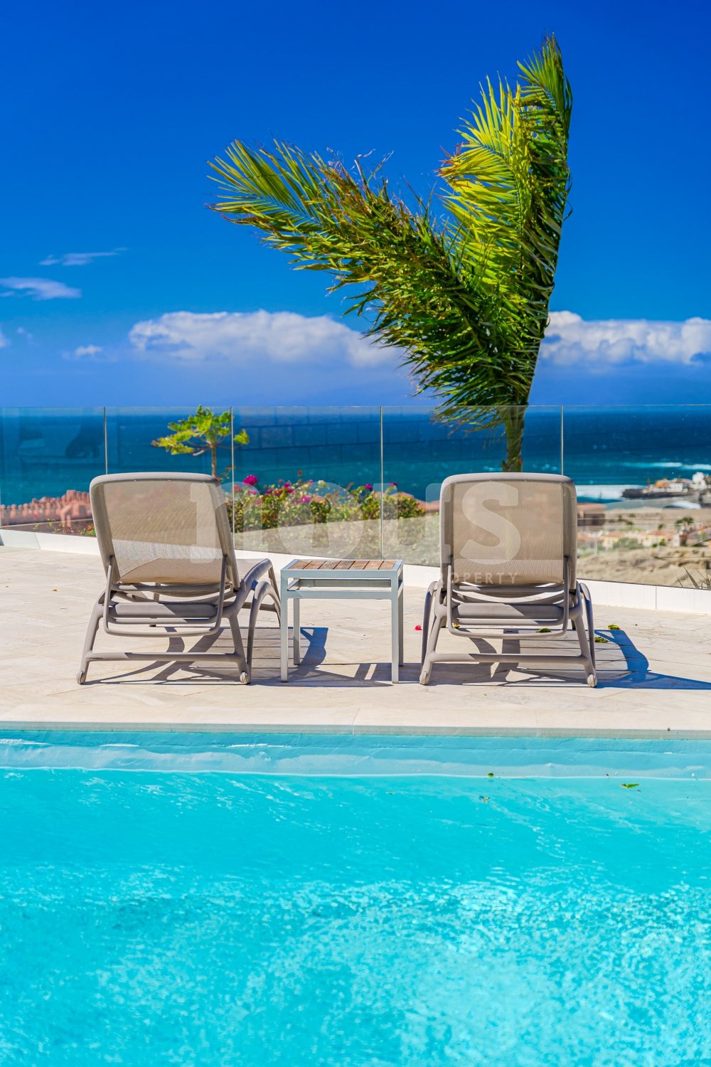 Villa in Adeje, Tenerife, Spain 5 bedrooms, 198 sq.m. No. 109843