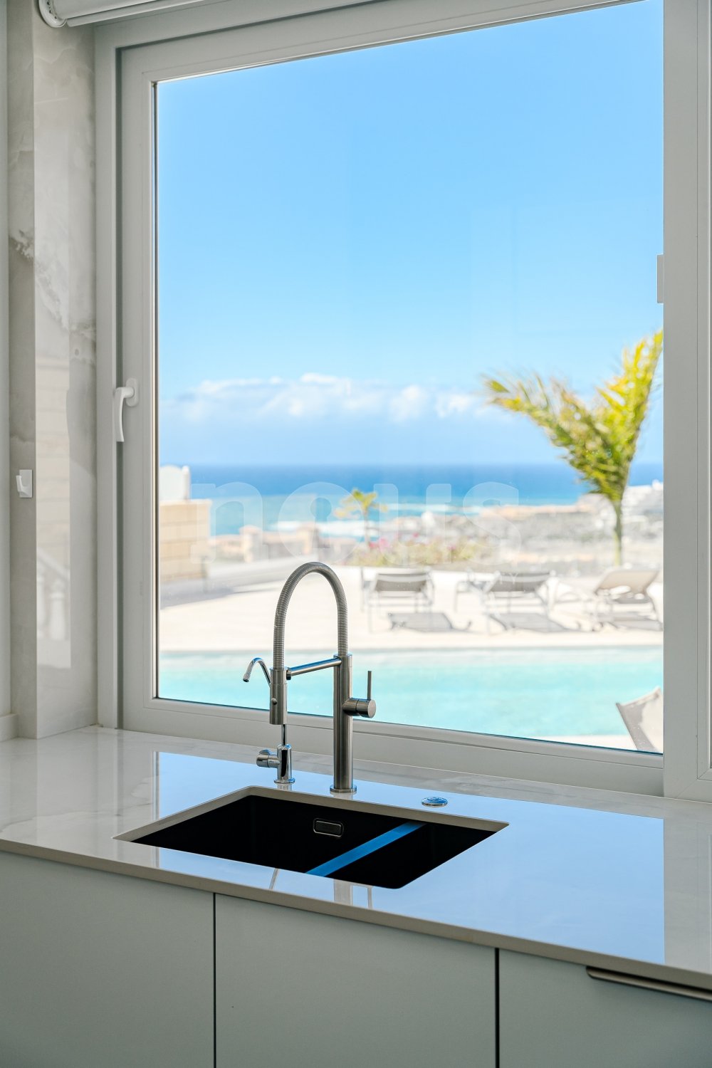 Villa in Adeje, Tenerife, Spain 5 bedrooms, 198 sq.m. No. 109843