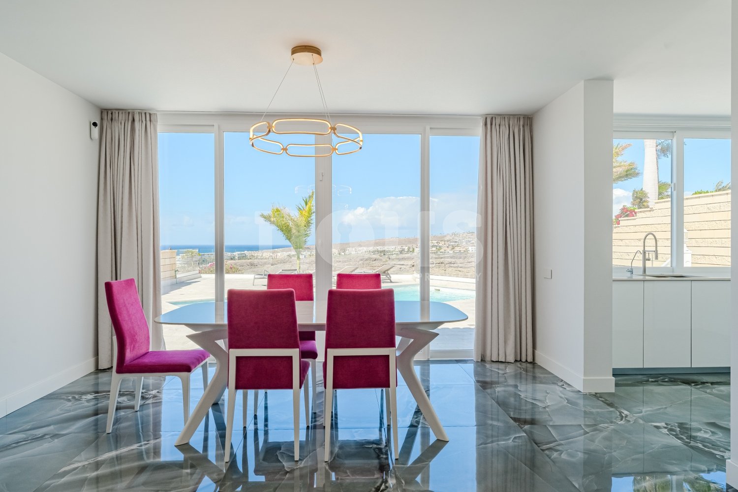 Villa in Adeje, Tenerife, Spain 5 bedrooms, 198 sq.m. No. 109843