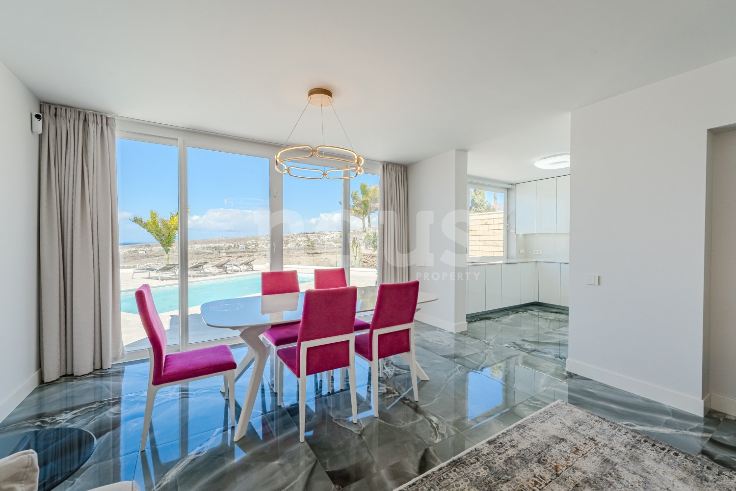 Villa in Adeje, Tenerife, Spain 5 bedrooms, 198 sq.m. No. 109843
