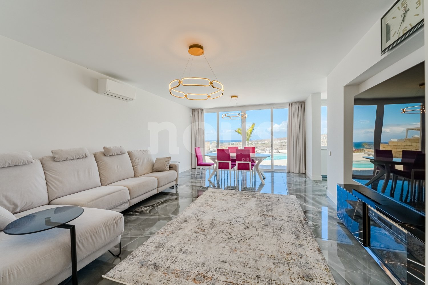 Villa in Adeje, Tenerife, Spain 5 bedrooms, 198 sq.m. No. 109843