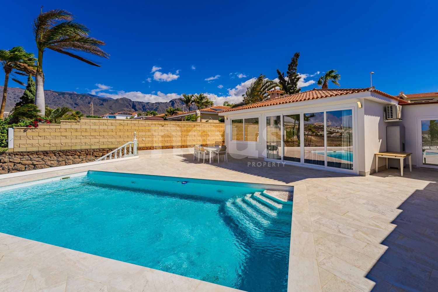 Villa in Adeje, Tenerife, Spain 5 bedrooms, 198 sq.m. No. 109843
