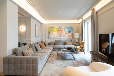 Apartment à Madrid, Espagne 3 chambres, 133 m2 No. 107944