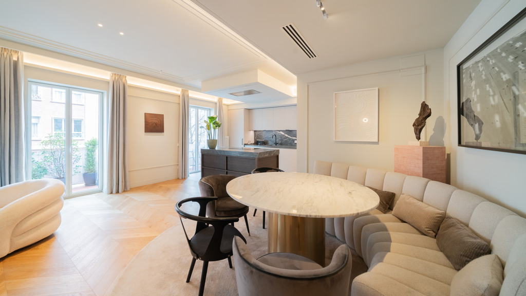 Apartment à Madrid, Espagne 3 chambres, 133 m2 No. 107944