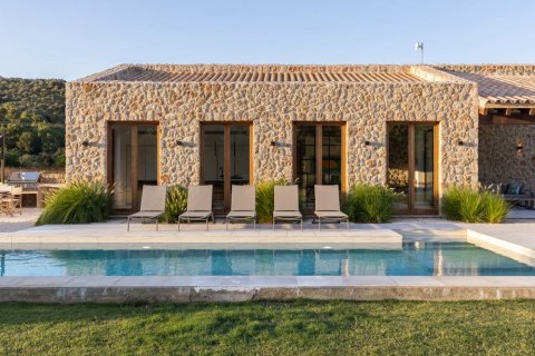 Huvila Pollenca, Mallorca, Espanja 5 makuuhuonetta, 384 m2 No. 103820