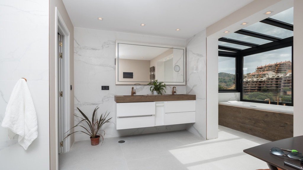Villa a Marbella, Malaga, Spagna 8 camere da letto, 539 mq. N° 106307