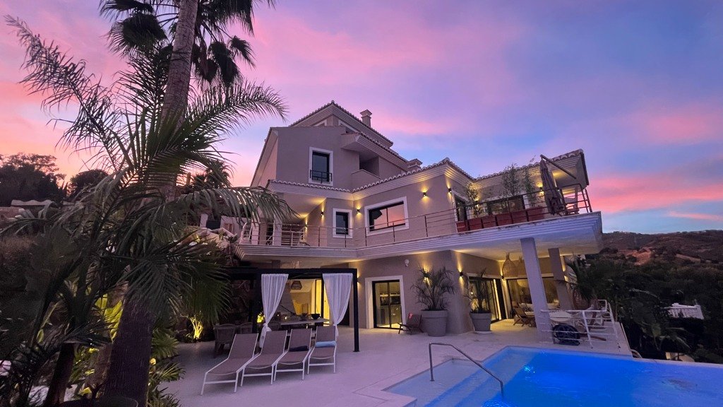 Villa a Marbella, Malaga, Spagna 8 camere da letto, 539 mq. N° 106307